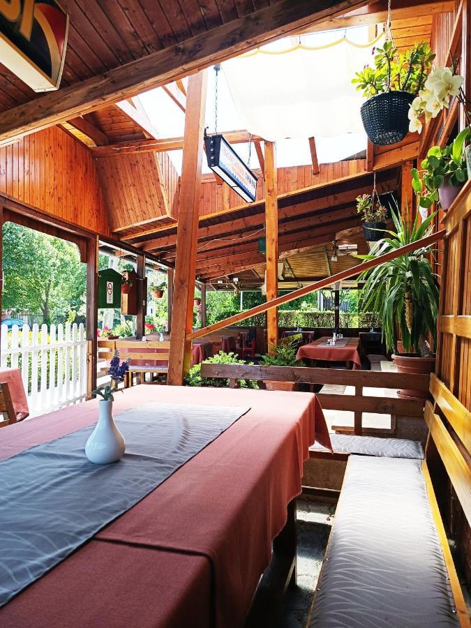 Janika Pension ボニャルツバシュ エクステリア 写真