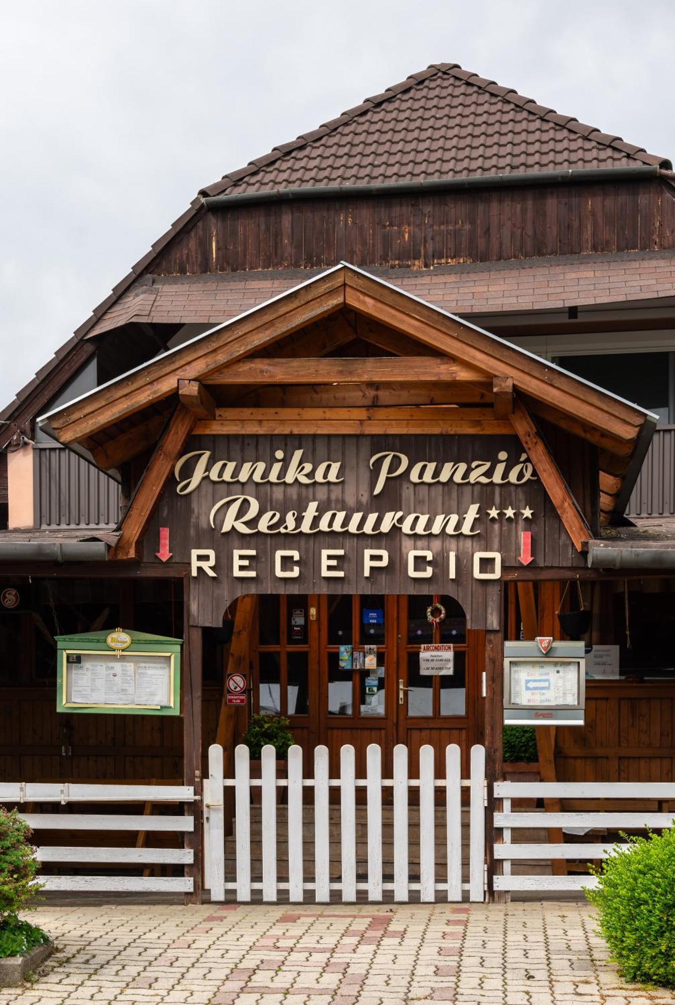 Janika Pension ボニャルツバシュ エクステリア 写真